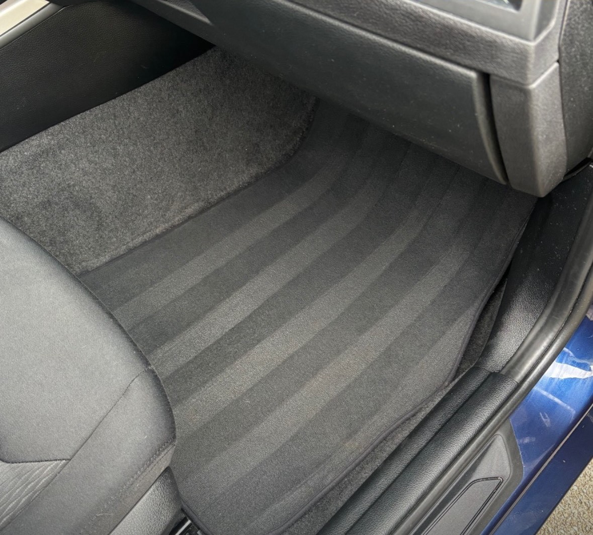 Carrosserie apres detailing, brillante et protege